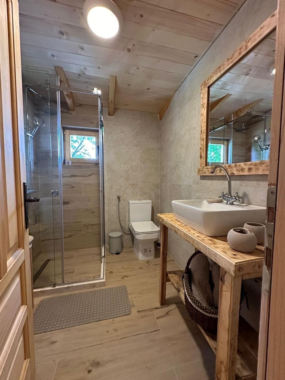 Brvnara La Foret Zabljak  Luaran gambar